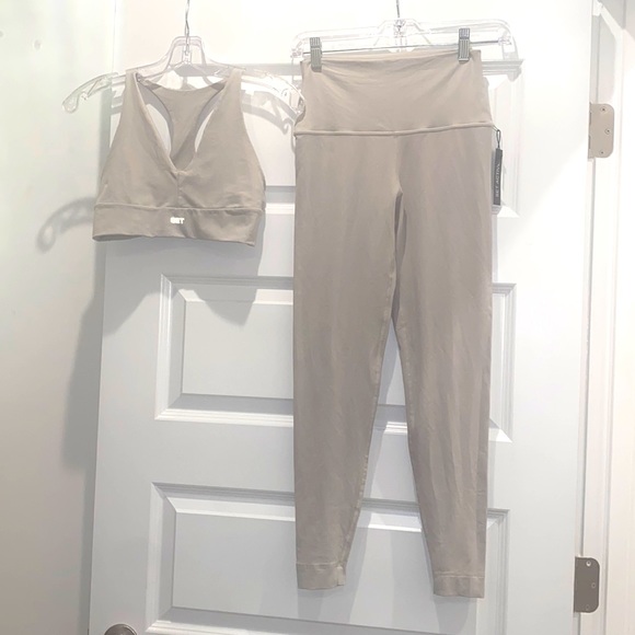 SET Active luxform legging and v racer back top Size M - Picture 4 of 4